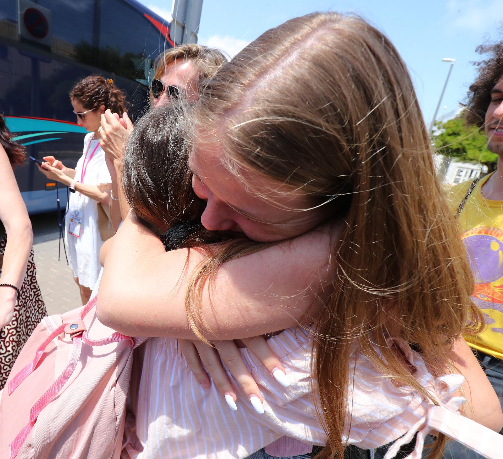 Cincuenta menores ucranianos llegan hoy a València para pasar el verano en familias de acogida