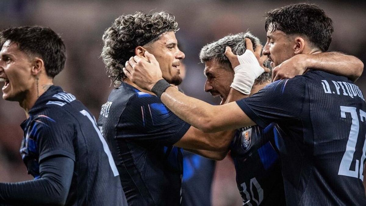 Uruguay goleó a Corea del Sur en el primer partido de Diego Forlán como director técnico de los charrúas