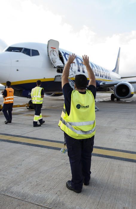 Llegada del primer vuelo entre Poznan y Castelló