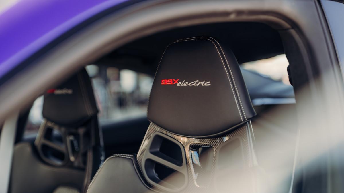 Detalle interior del Porsche Taycan Turbo GT Fórmula E