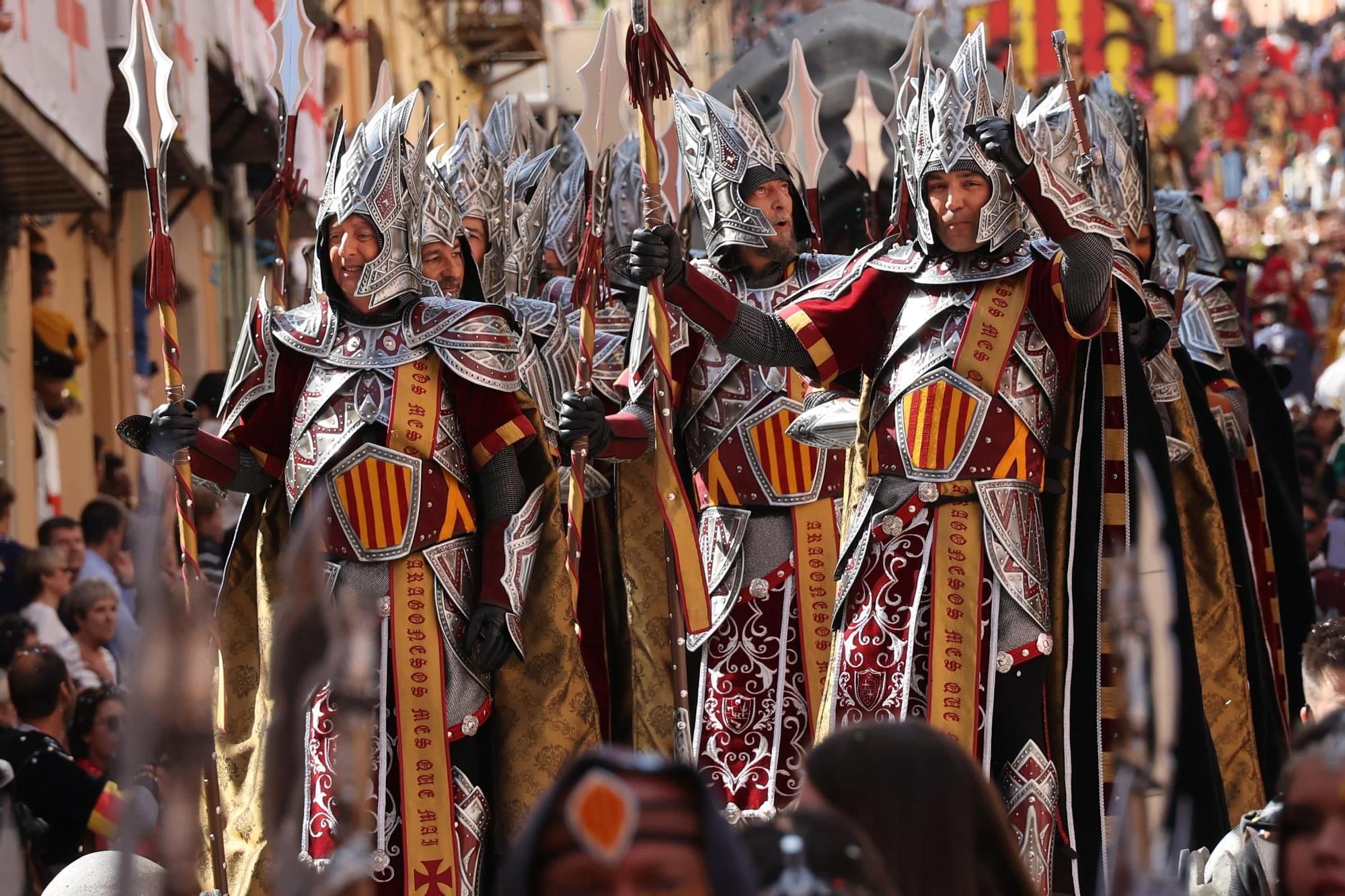 Así es la entrada de las tropas cristianas por Alcoy