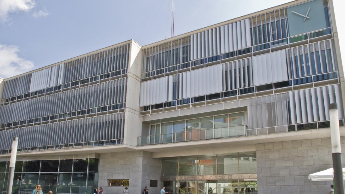 La plaza de la Comunidad Valenciana, donde se encuentra el Ayuntamiento.