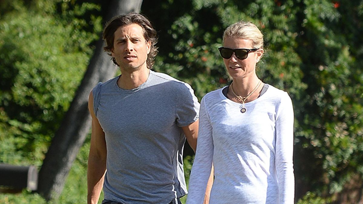 Gwyneth Paltrow y Falchuk paseando por Los Angeles