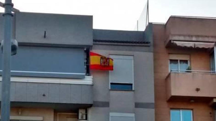 La bandera con el &#039;pollo&#039; franquista en Marratxí.