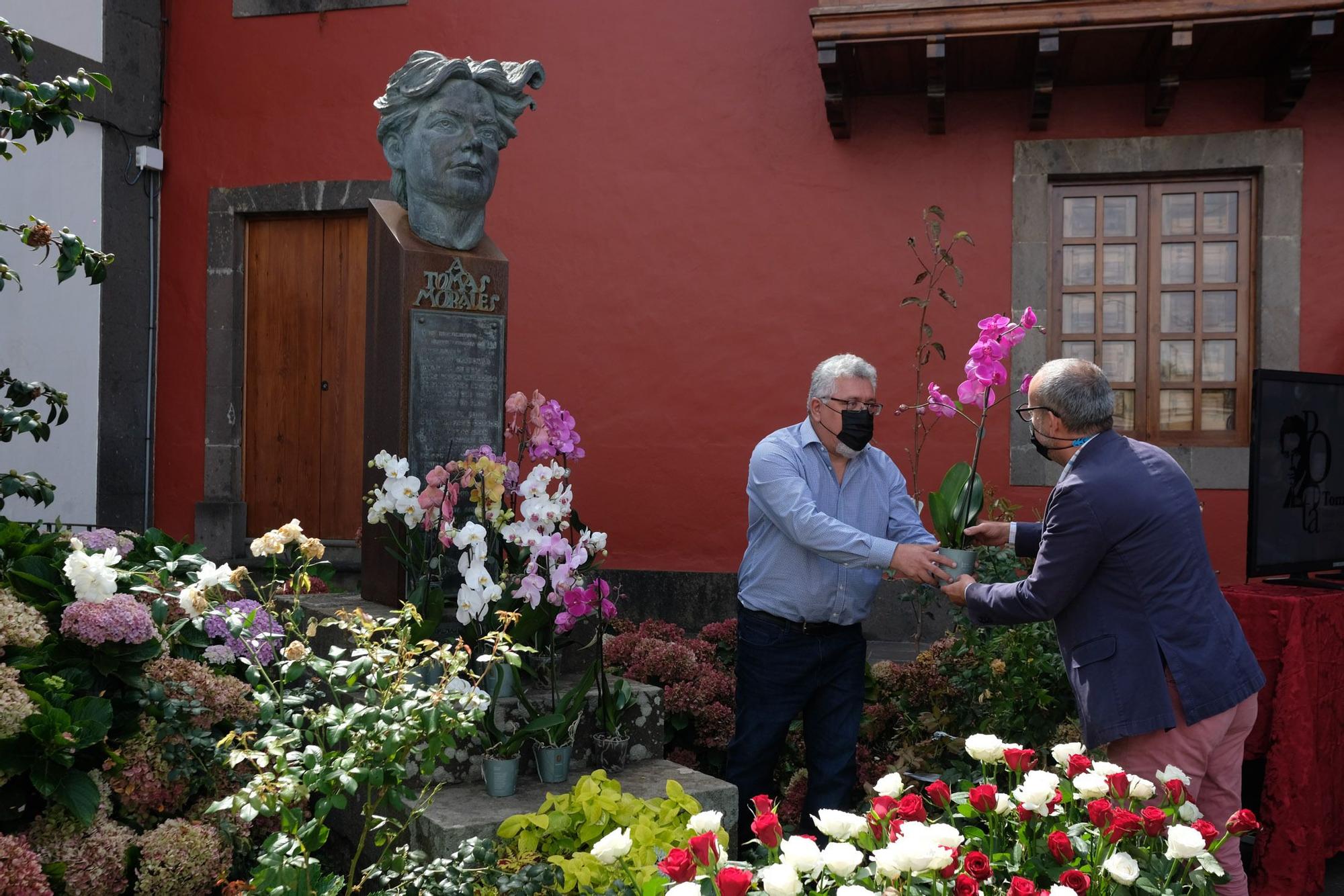 Ofrenda floral al poeta Tomás Morales