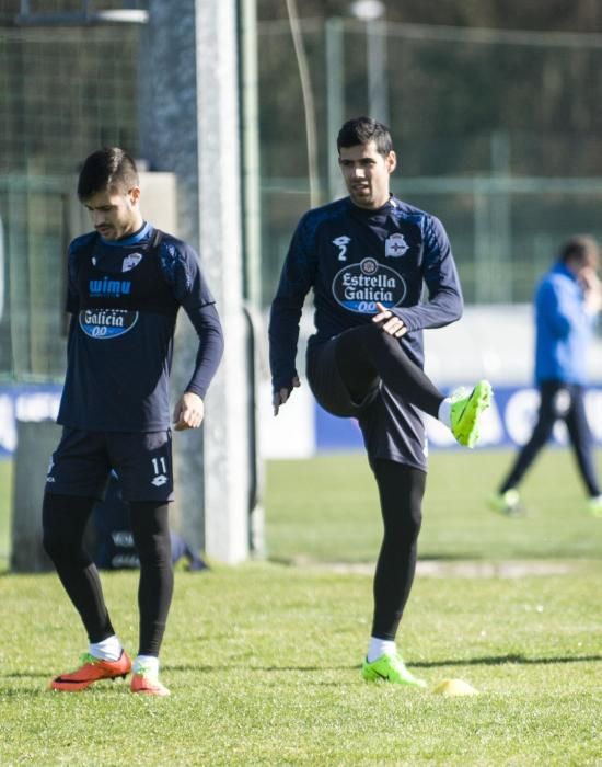 Celso Borges abandonó la sesión debido a un golpe en el tobillo derecho que le provocó un esguince. Su participación en el partido de Butarque dependerá de su evolución.