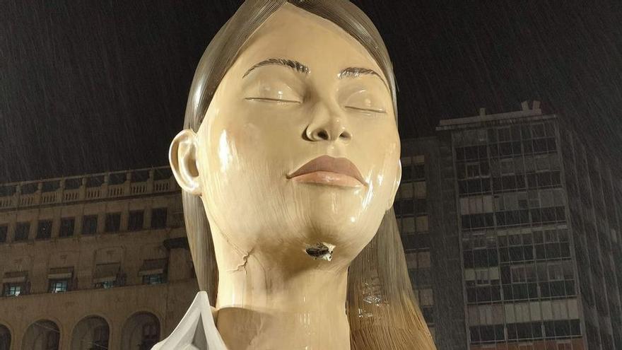 La meditadora presenta daños en la barbilla por la lluvia