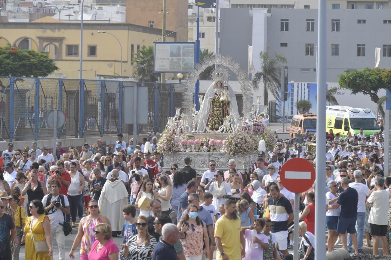 La Virgen del Carmen de La Isleta resiste al calor