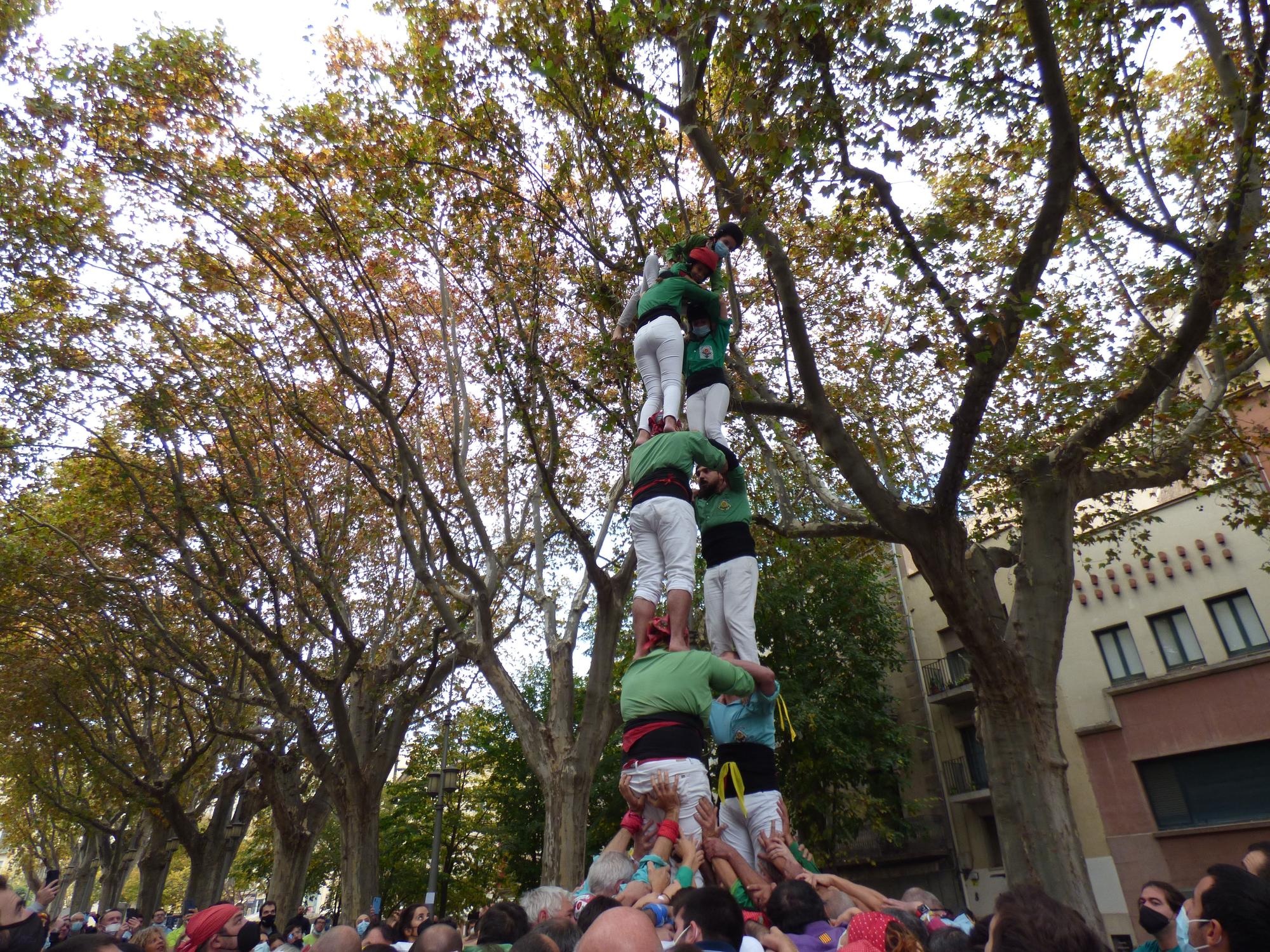 Onze colles castelleres es reuneixen a Figueres en la trobada de tardor de Colles del Nord