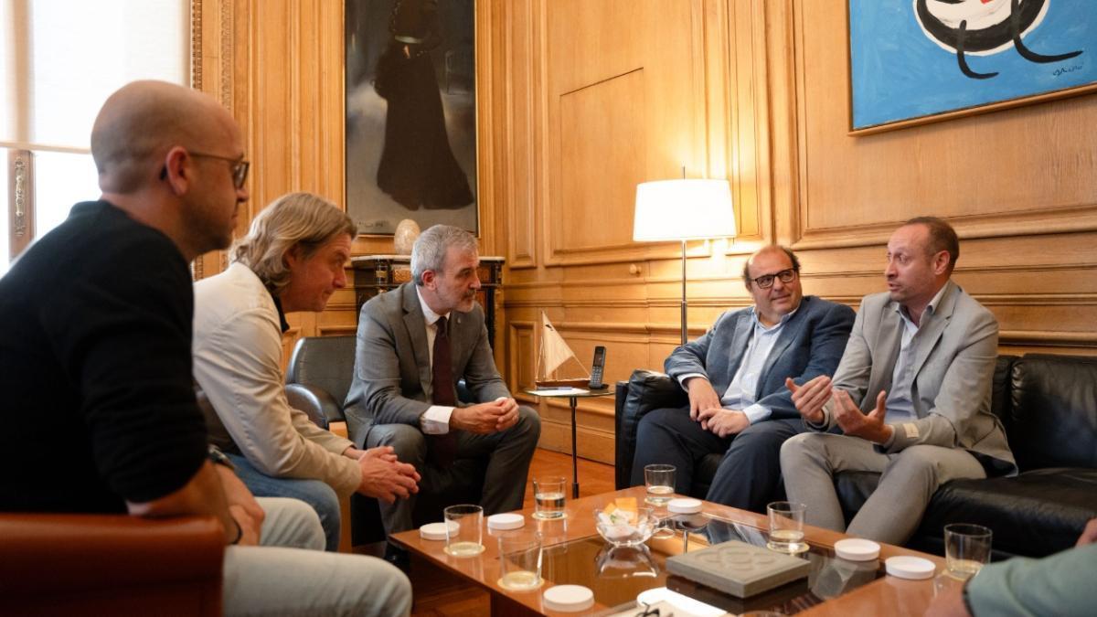El Sant Andreu se queda en casa y el Europa vuelve del exilio: El Ajuntament de Barcelona cambiará el césped del Narcís Sala y del Nou Sardenya