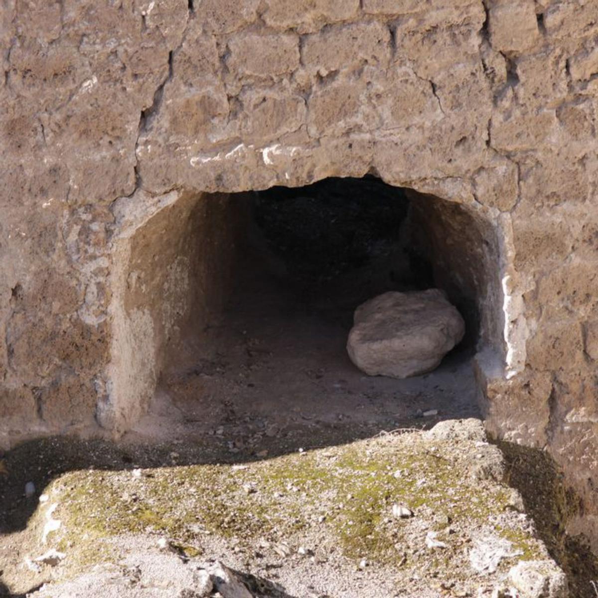 Detalle de la cañonera existente en la zona noroeste del castillo, en la que se centrará la próxima intervención. | R.C.C.