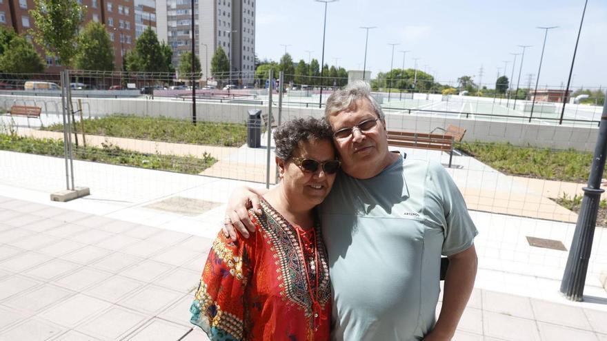 EN IMÁGENES: “Es una cuestión política, no para favorecer a los gijoneses”, claman los vecinos ante la disputa entre Ayuntamiento y Principado por el retraso en la apertura del parking del Polígono