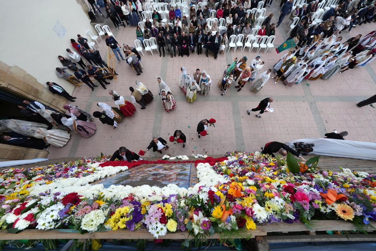 Ofrenda a la Mare de Déu del Lledó