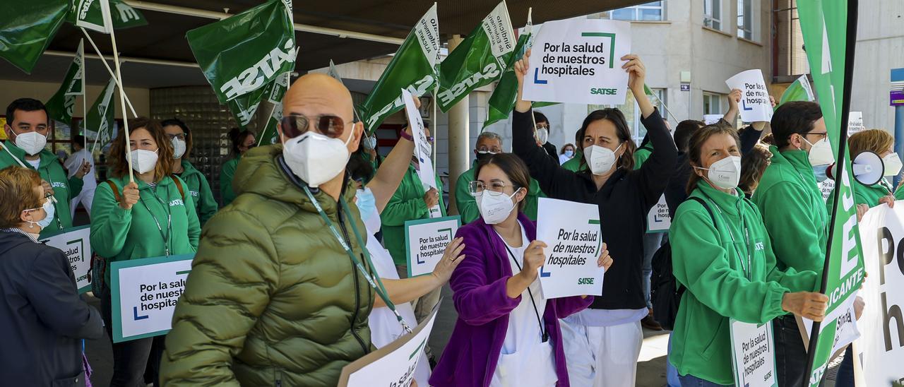 Protesta de los enfermeros por unas mejores condiciones laborales