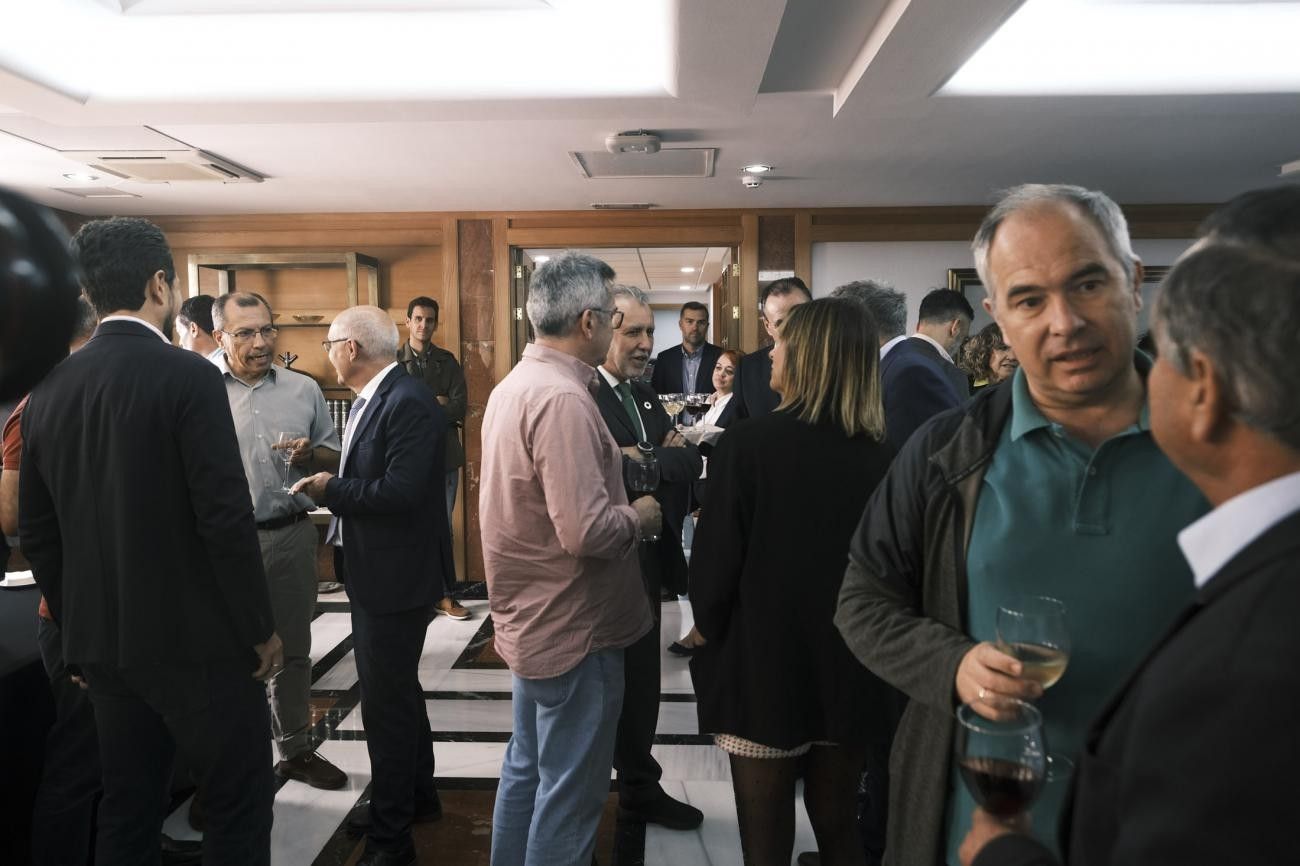 Brindis de Navidad con los medios de comunicación en Presidencia del Gobierno de Canarias