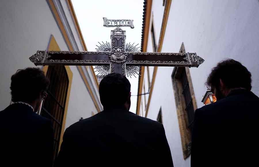 El Vía Crucis de las Cofradías en imágenes.