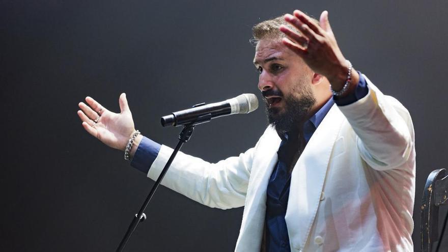 Final del Cante de las Minas: Voces, cuerdas y bronce dorado