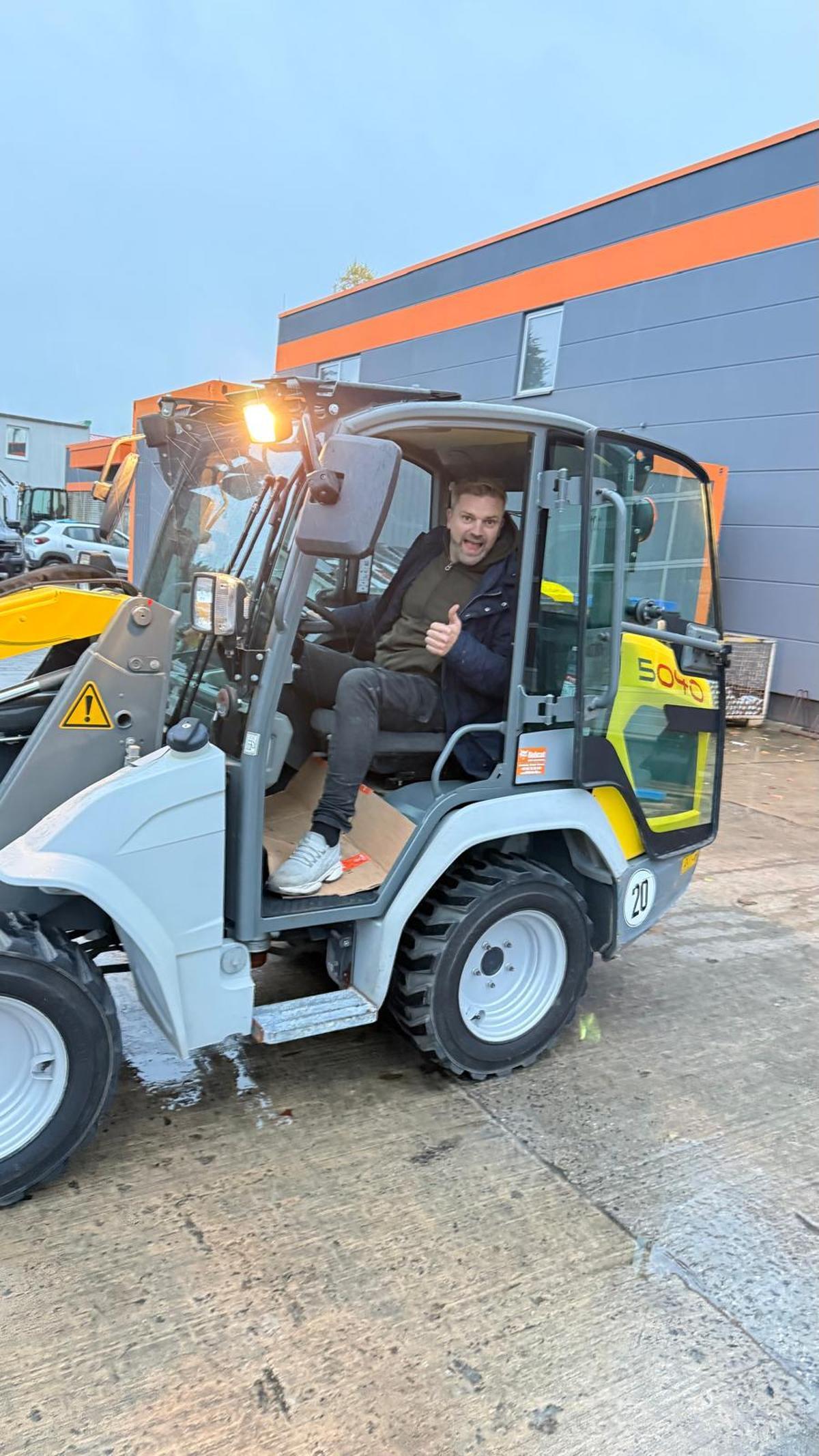 Dennis Schadly will Baumaschinen vermieten.