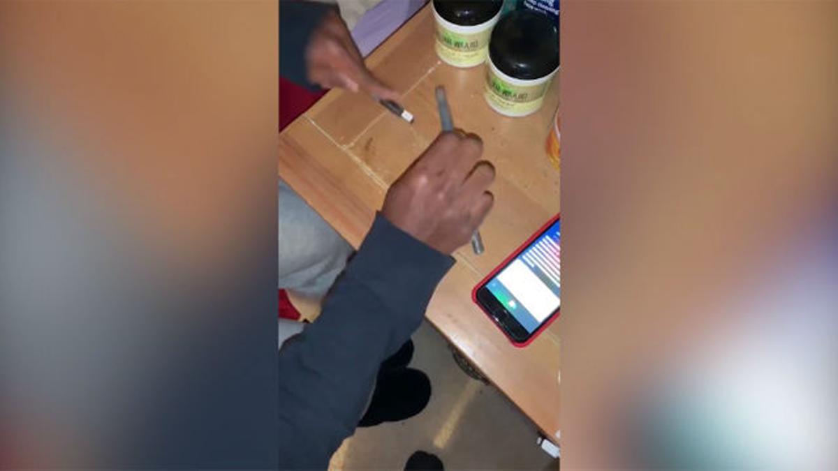 La canción de un hombre junto a Siri que se ha hecho viral