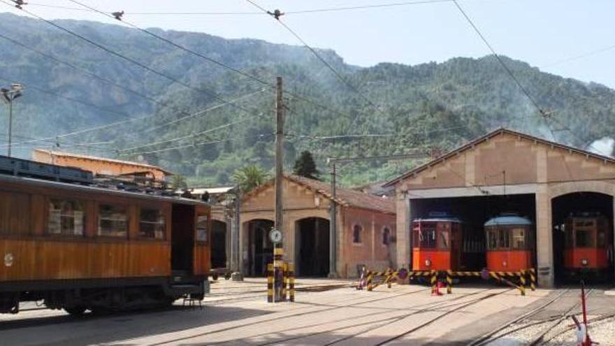 Montag (4.5.): Züge im Lokschuppen von Sóller