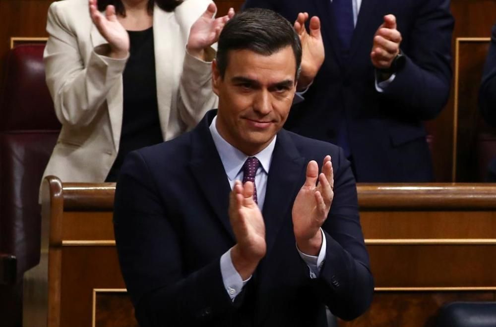 La primera jornada de la sessió d'investidura de Pedro Sánchez, en imatges