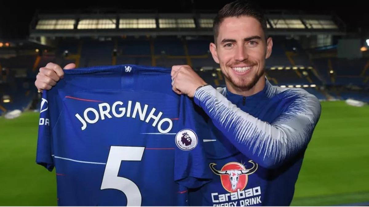 Jorginho ya posa con la camiseta del Chelsea