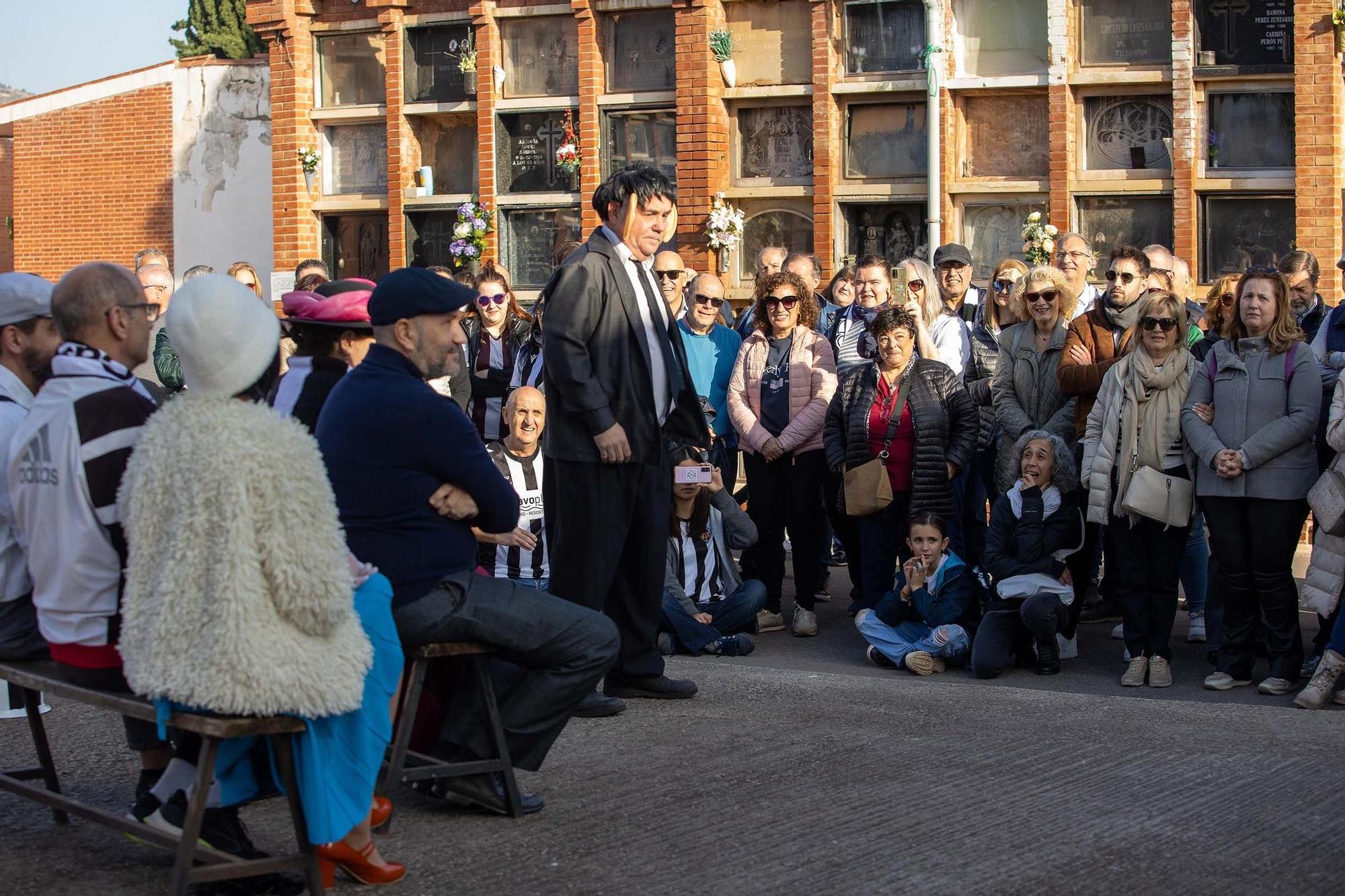 Recreación teatralizada de la historia del CD Castellón en el cementerio de San José