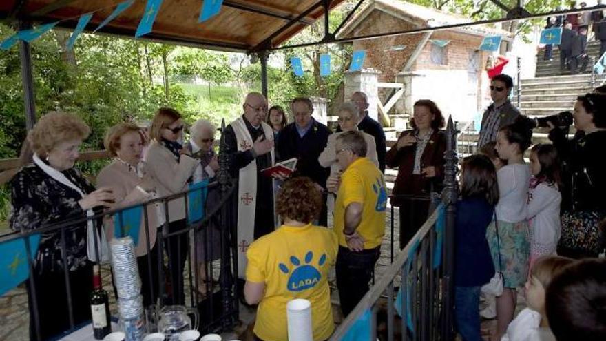 La ceremonia de la «apertura» de aguas de la fuente «del güevu».