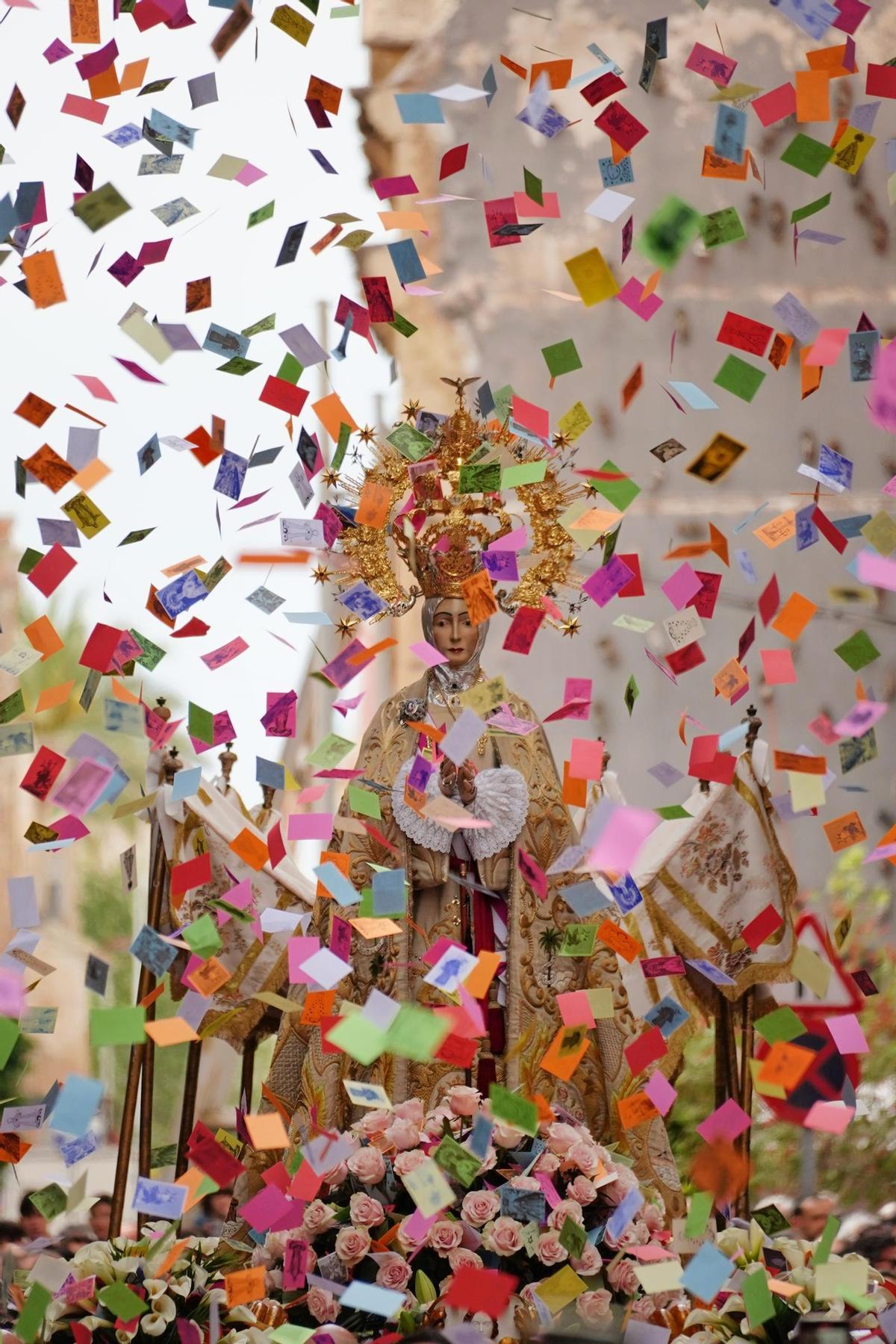 El domingo día 5 de abril, la Semana Santa Ilicitana finaliza con la gloriosa Procesión de las Aleluyas.