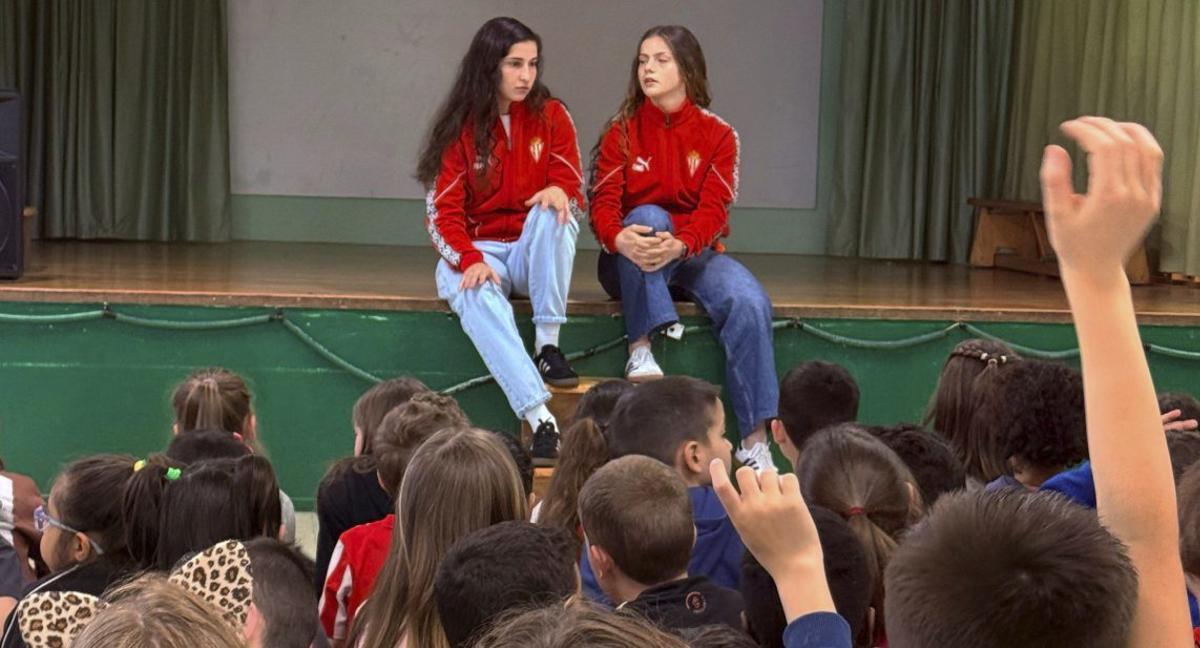 El Sporting Femenino, en el Colegio Público de El Llano | RSG