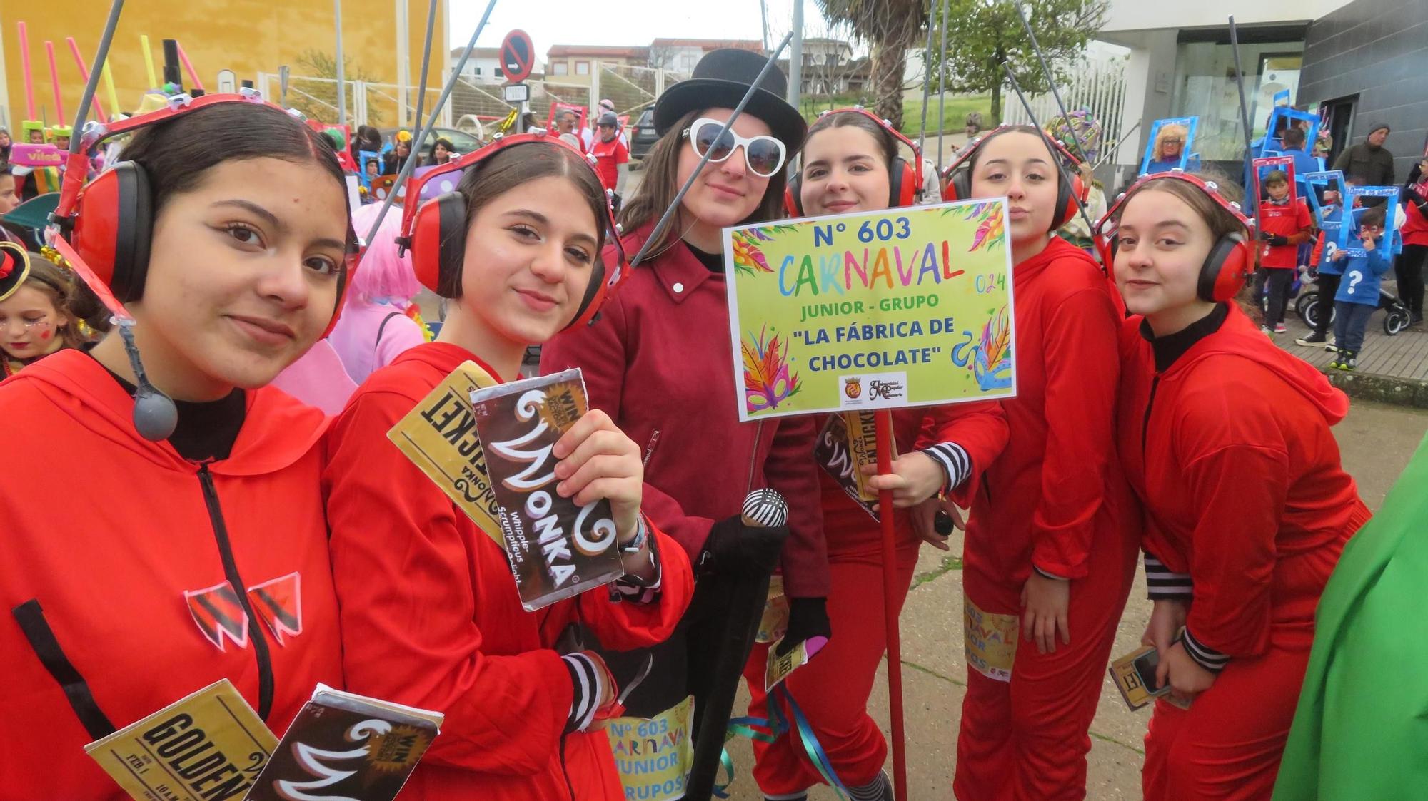 Multitudinario y colorido pasacalles de Carnaval en Monesterio