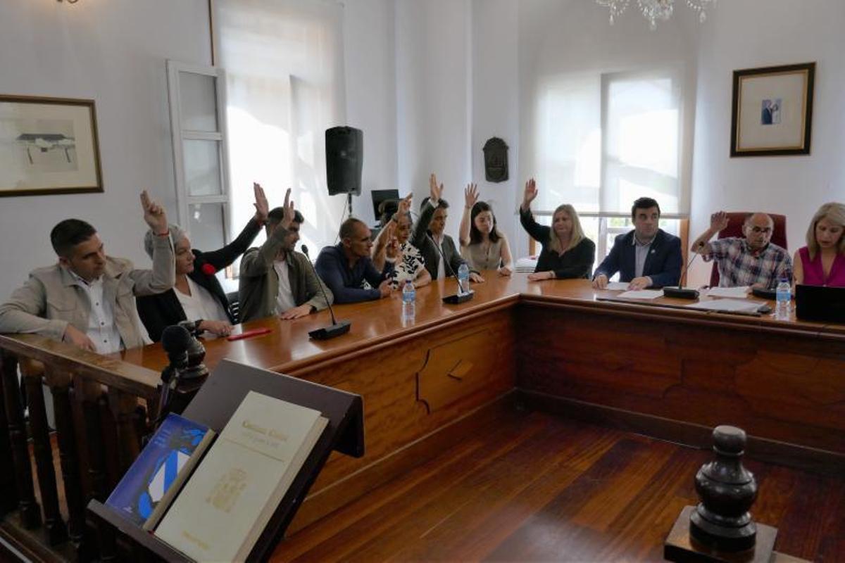 Momento de la votación a Félix Juncal como alcalde. |   // FDV