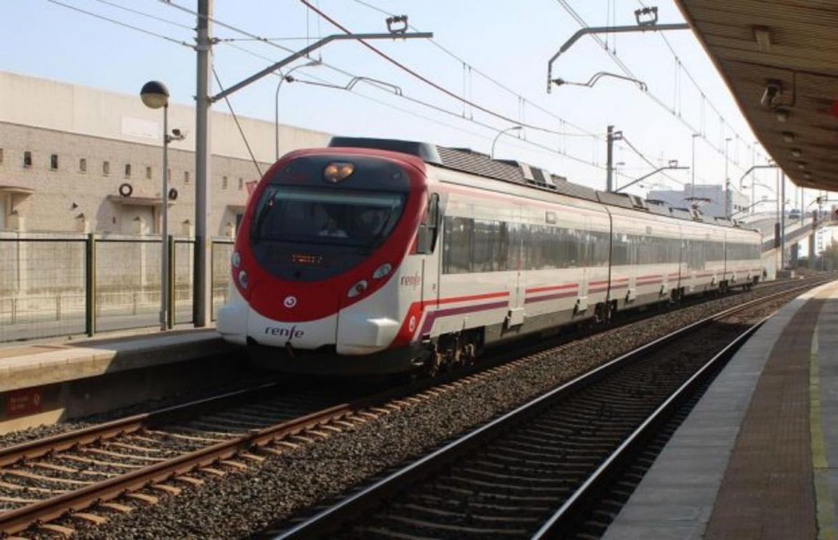 La AET señala que la oferta actual no favorece los desplazamientos cotidianos en este eje.