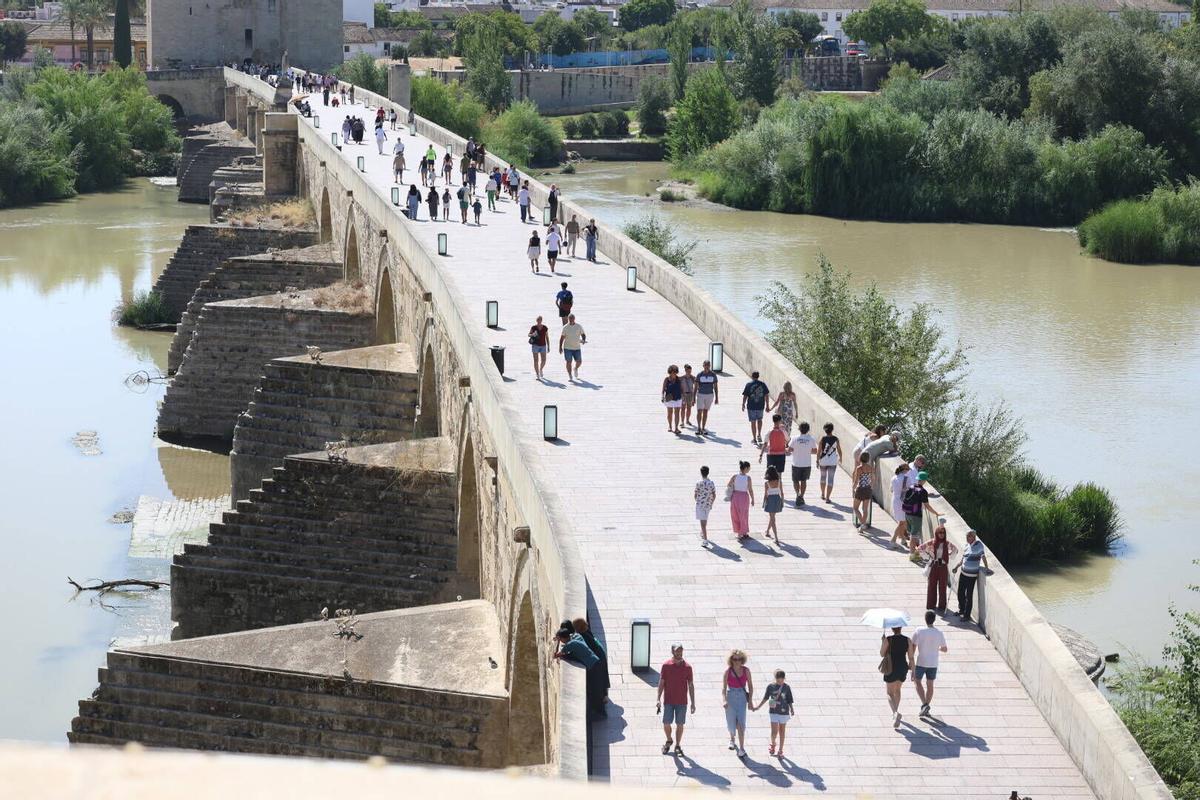 Cordoba, centro historico, reportaje turistas turismo verano, finales de agosto