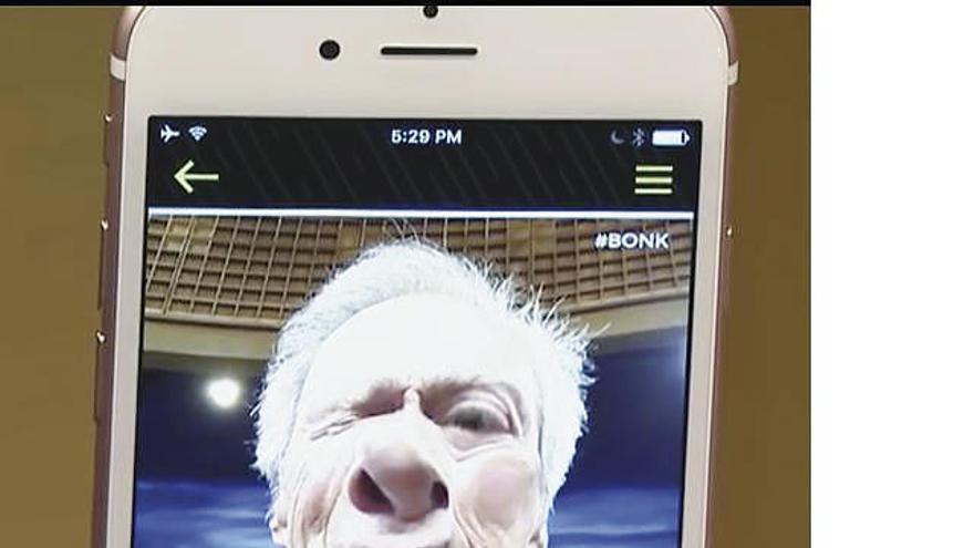 La cara de Clint Eastwood tras usar la aplicación Bonk!.