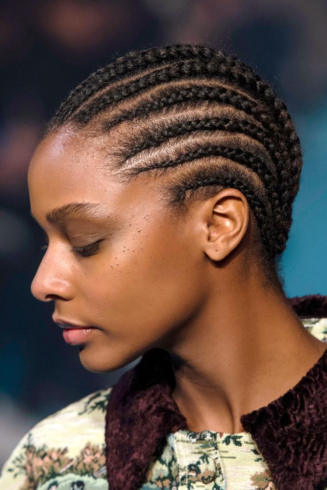 Peinado de trenzas del desfile de Off White otoño-invierno 2018