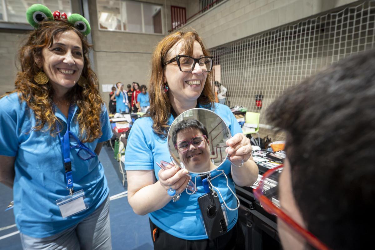 Sant Adrià ofrece revisiones gratuitas de vista y oído a más de 600 personas vulnerables