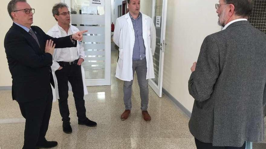 Francisco del Busto, José Manuel Llera, Julio Marcos González y Jesús Menéndez, en el área de Salud Mental.