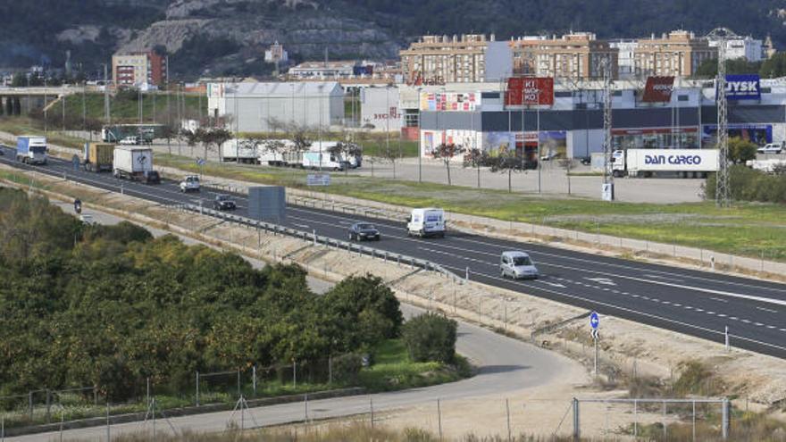 El parque comercial MYO Gandia está ubicado en el acceso sur a la ciudad.