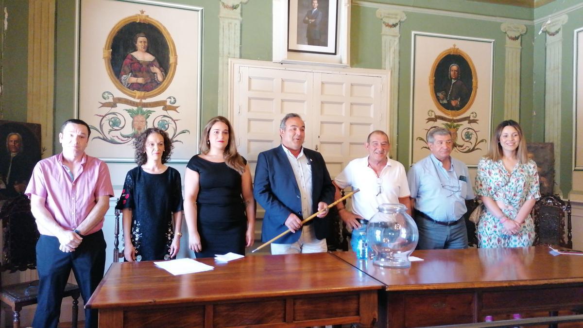 A la derecha, los tres concejales del PP en el pleno de investidura de Segovia como alcalde