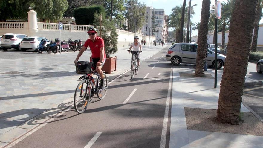 Denuncian que la ciudad vive de espaldas a la bicicleta