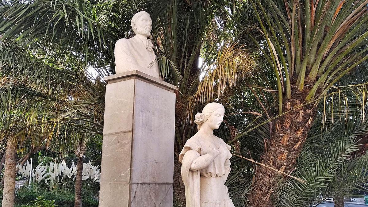 Monumento a Arturo Reyes, en el Parque.