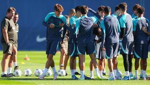 Seis canteranos se unen al entreno del FC Barcelona para preprarar la Champions