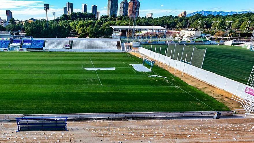 Imagen panorámica del estadio Guillermo Amor de Benidorm, la quinta sede elegida para la disputa del play-off a Primera RFEF en Alicante.