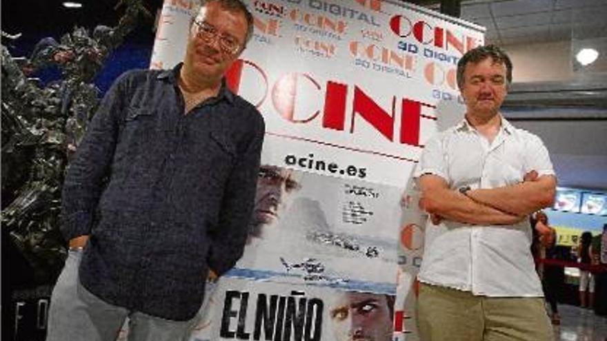 Daniel Monzón i Edmond Roch, director i productor, en la presentació a Girona del film.