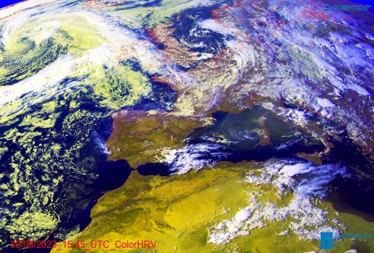 La boorasca que afectará a Galicia a partir del viernes, situada al oeste de las islas británicas