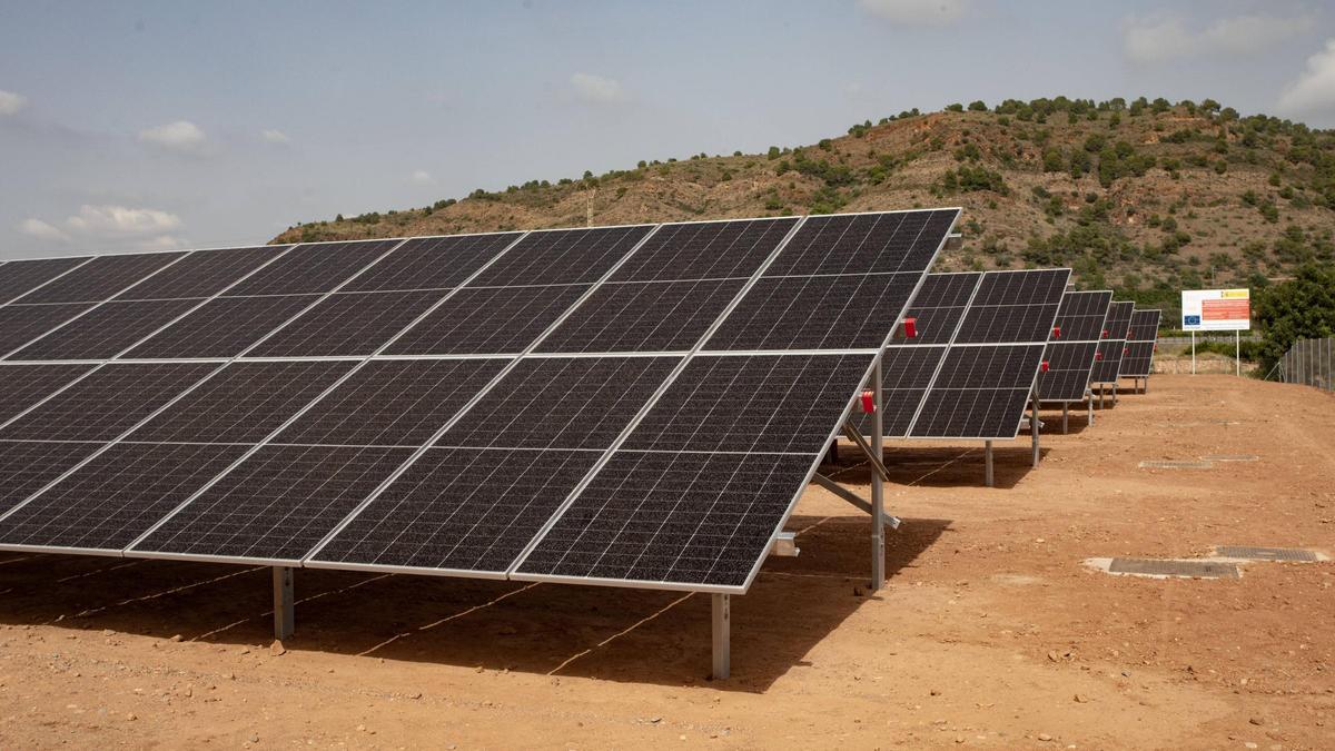 Imagen de archivo de placas solares.