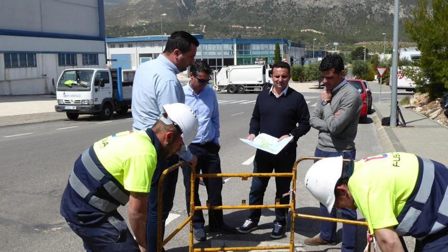 La fibra óptica llega a las calles del polígono industrial de La Nucía