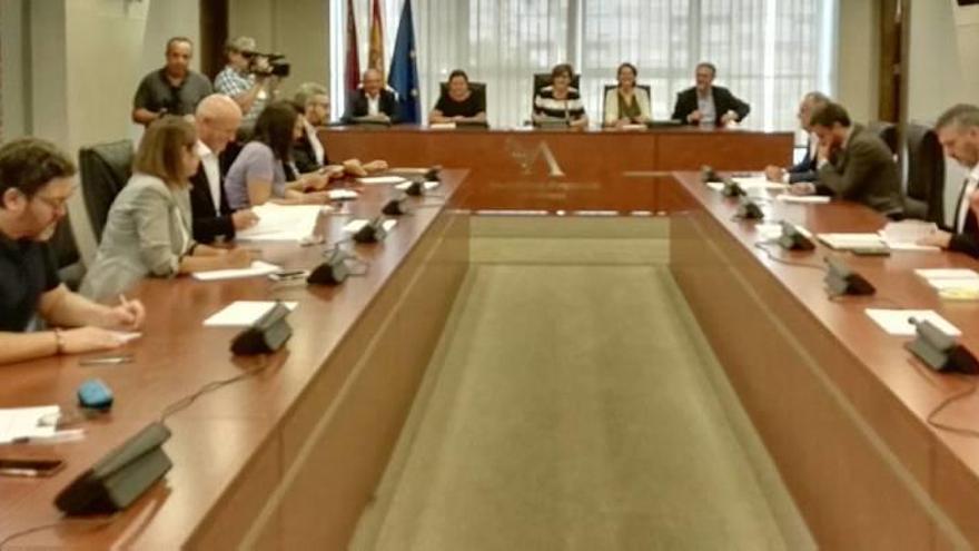 Reunión conjunta de la Mesa de la Asamblea Regional y la Junta de Portavoces.