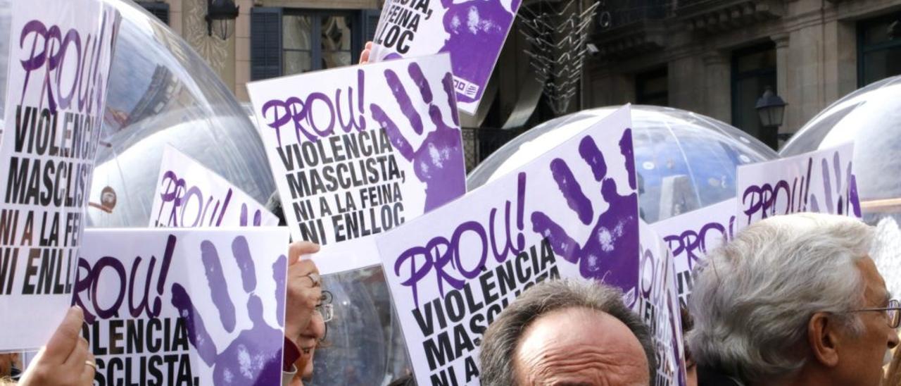 Concentració contra la violència masclista a la feina.